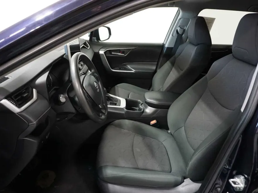 2023 Toyota RAV4 XLE photo 13