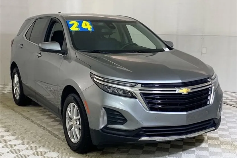 2024 Chevrolet Equinox LT photo 1