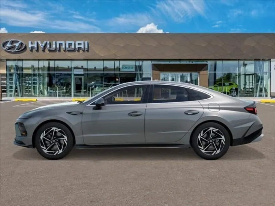 2026 Hyundai Sonata SEL Sport photo 1