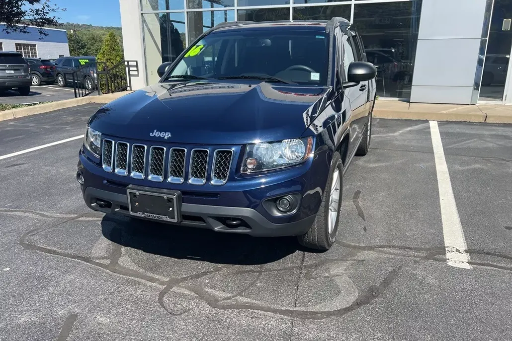 2016 Jeep Compass Sport photo 1