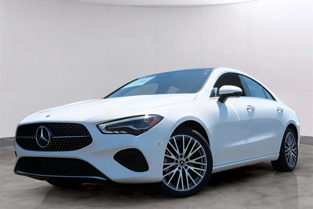 2025 Mercedes Benz CLA 250 4MATIC photo 1