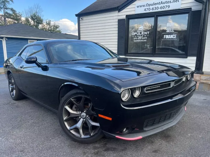2018 Dodge Challenger SXT Plus photo 1