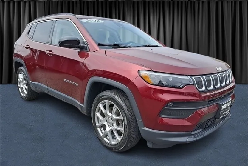 2022 Jeep Compass Latitude Lux photo 1