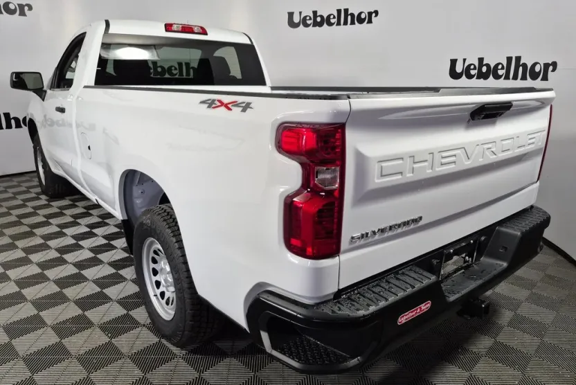 2026 Chevrolet Silverado 1500 photo 1