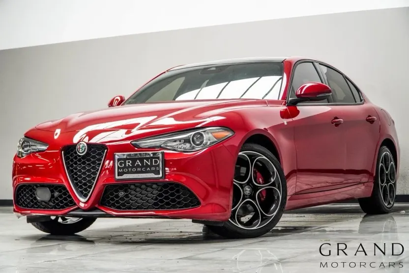 2022 Alfa Romeo Giulia Ti photo 1