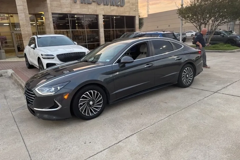 2022 Hyundai Sonata Hybrid Limited photo 1