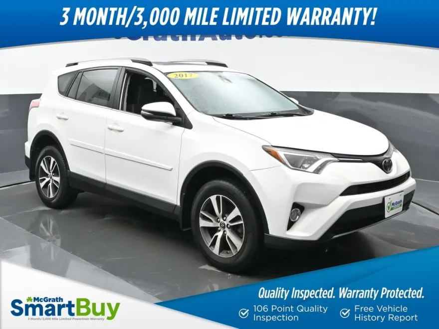 2017 Toyota RAV4 XLE photo 1