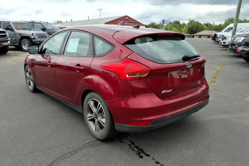 2016 Ford Focus SE photo 1