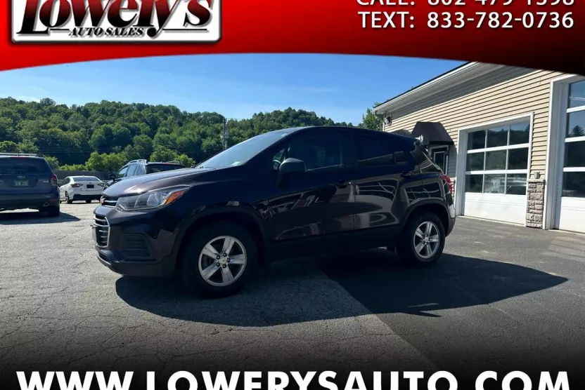 2021 Chevrolet Trax LS photo 1
