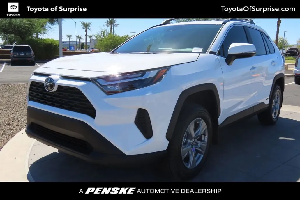 2025 Toyota RAV4 Hybrid XLE photo 1