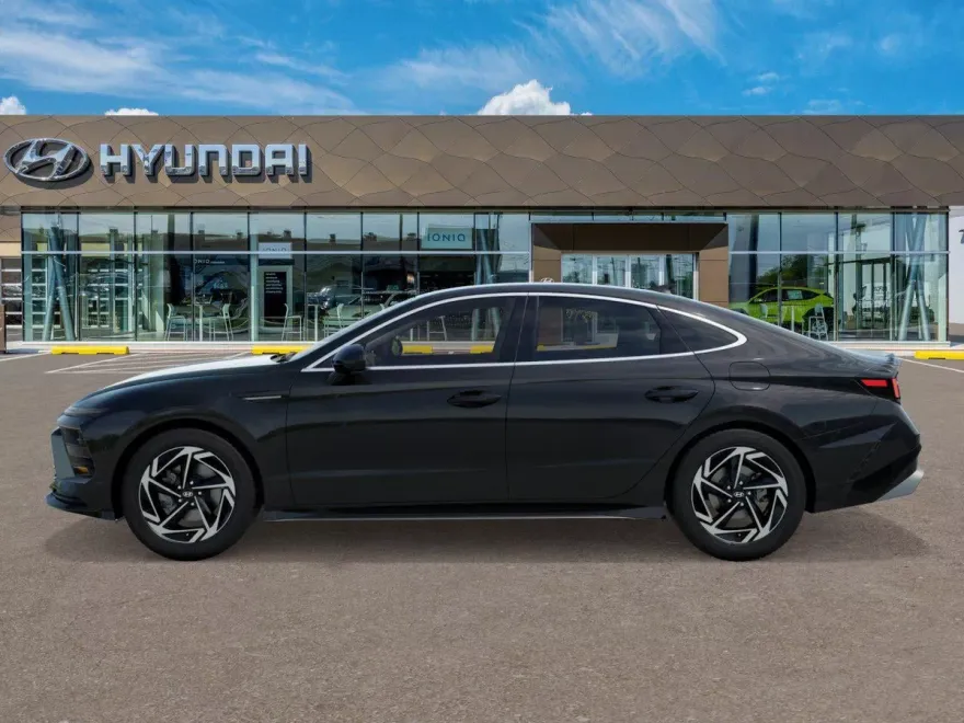 2026 Hyundai Sonata SEL Sport photo 1
