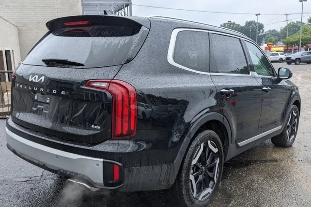 2024 Kia Telluride S photo 1
