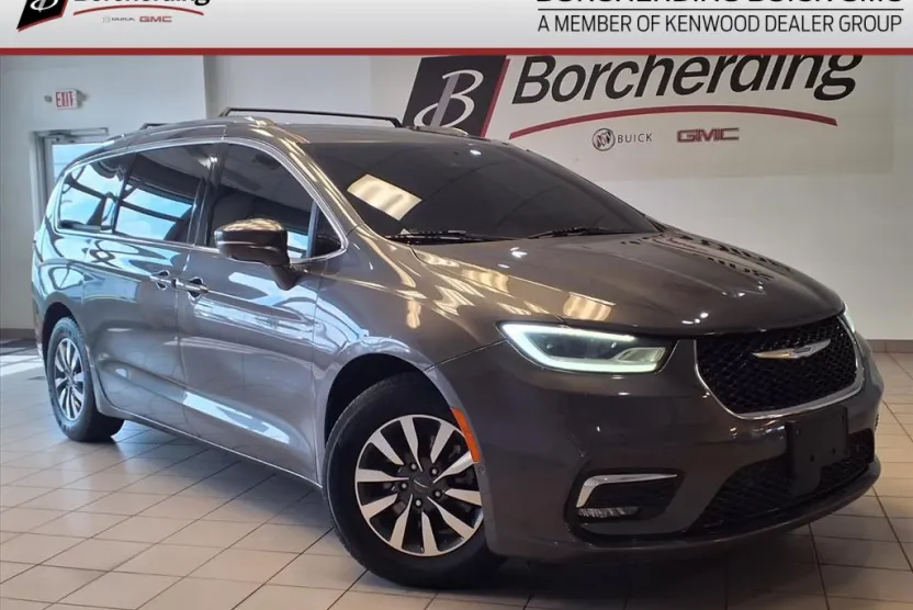 2021 Chrysler Pacifica Hybrid Touring L photo 1