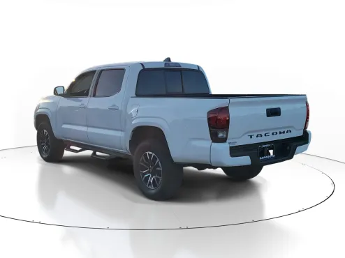 2021 Toyota Tacoma SR5 photo 4