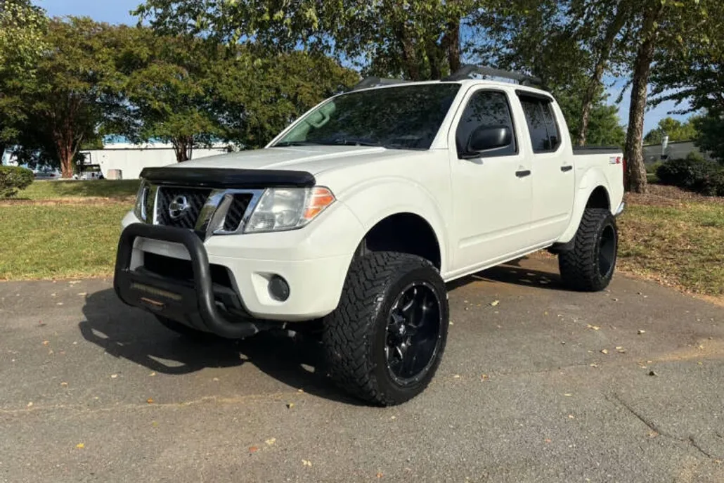 2019 Nissan Frontier SV photo 1