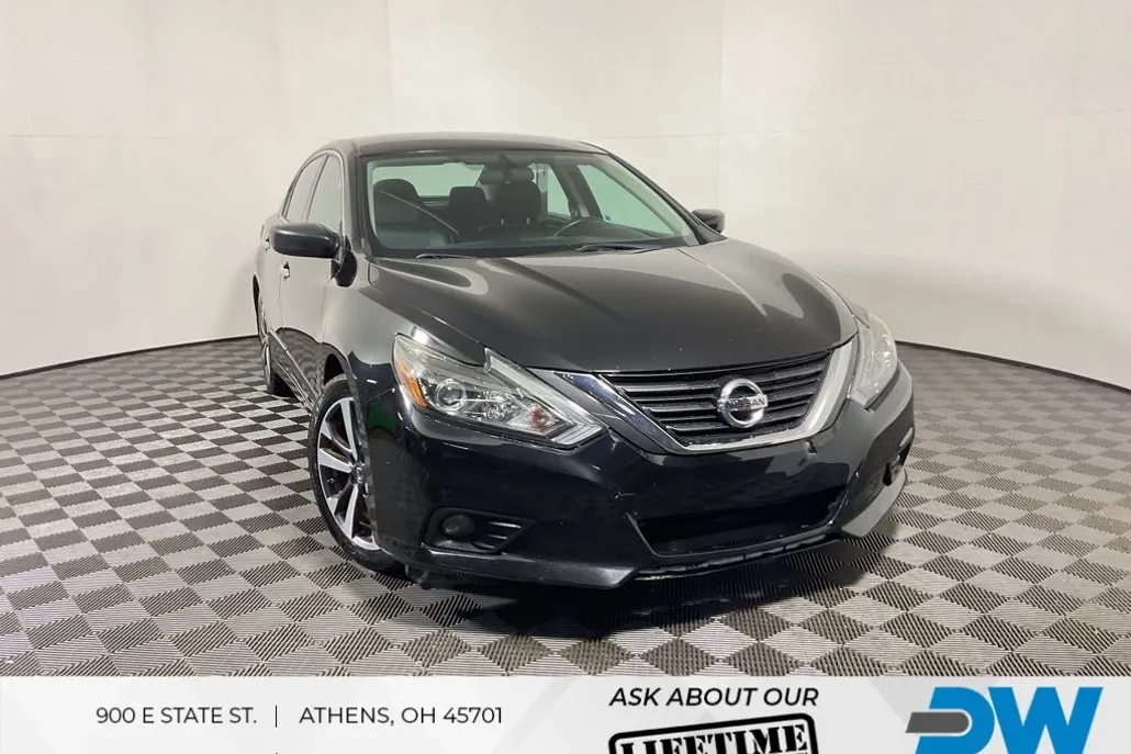 2016 Nissan Altima 2.5 SR photo 1