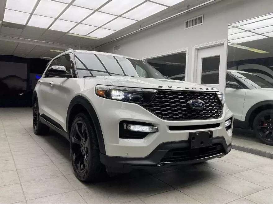 2022 Ford Explorer ST-Line photo 1