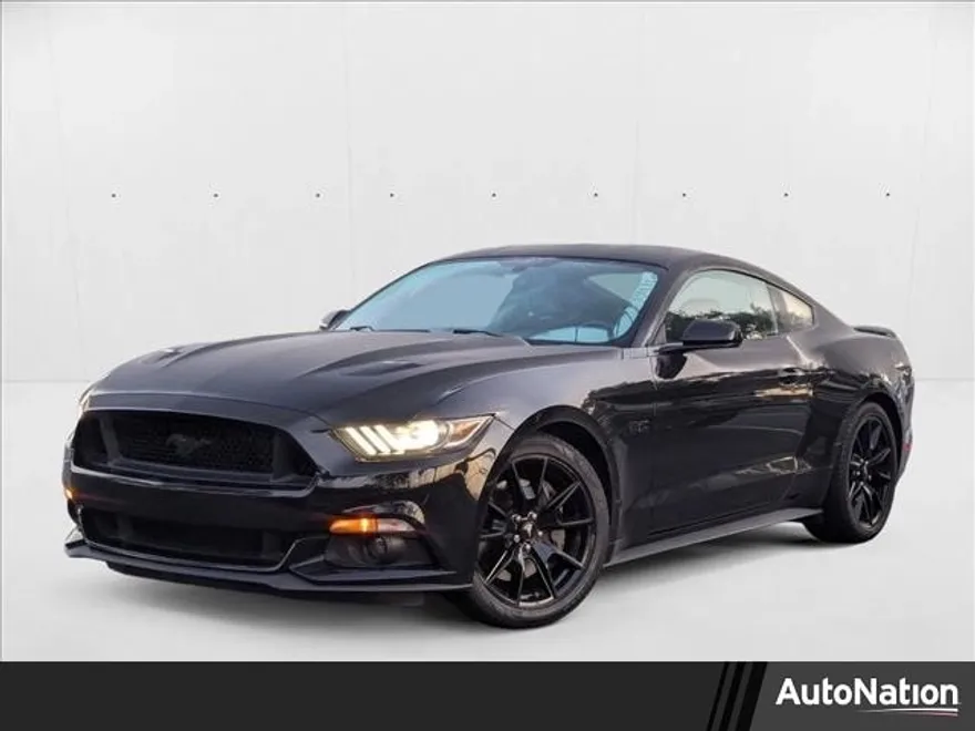 2017 Ford Mustang GT photo 1
