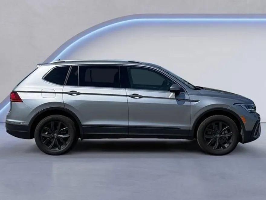2024 Volkswagen Tiguan SE photo 1