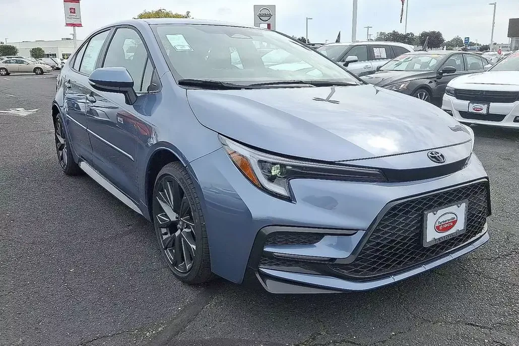 2025 Toyota Corolla SE photo 1
