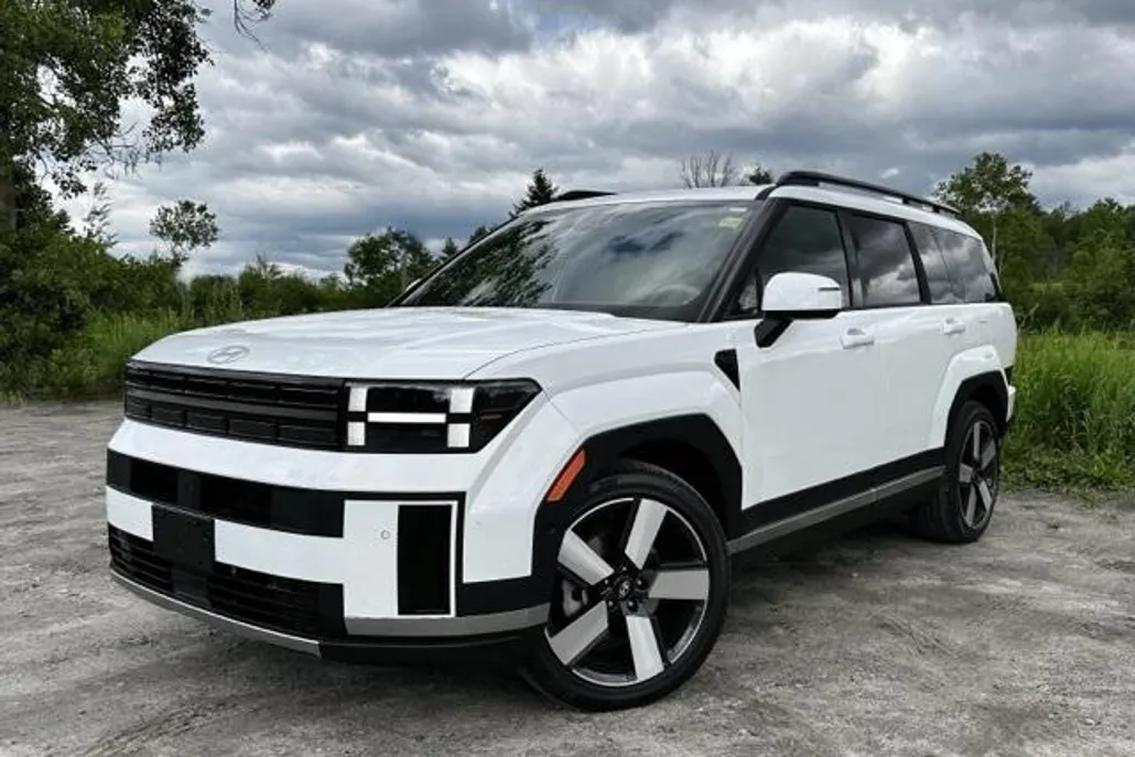 2025 Hyundai Santa Fe photo 1