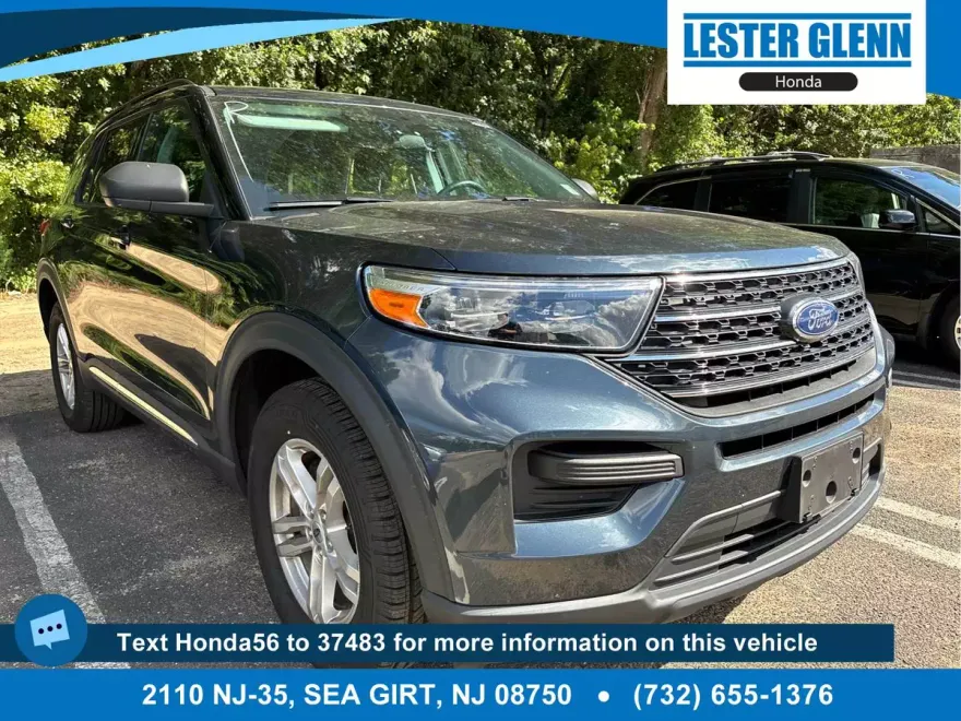 2023 Ford Explorer XLT photo 1