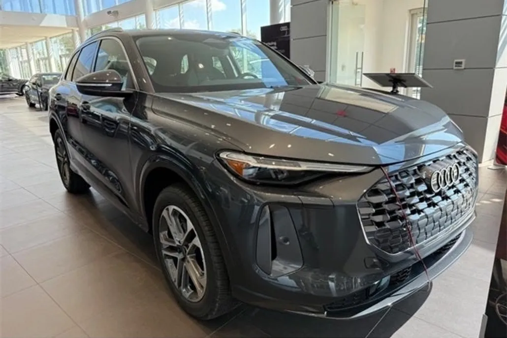 2025 Audi Q5 2.0T Premium Plus photo 1