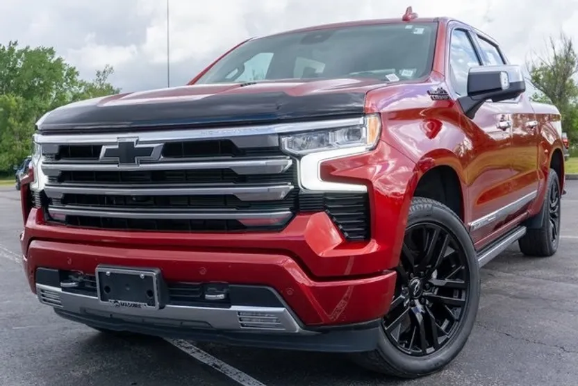 2023 Chevrolet Silverado 1500 High Country photo 1
