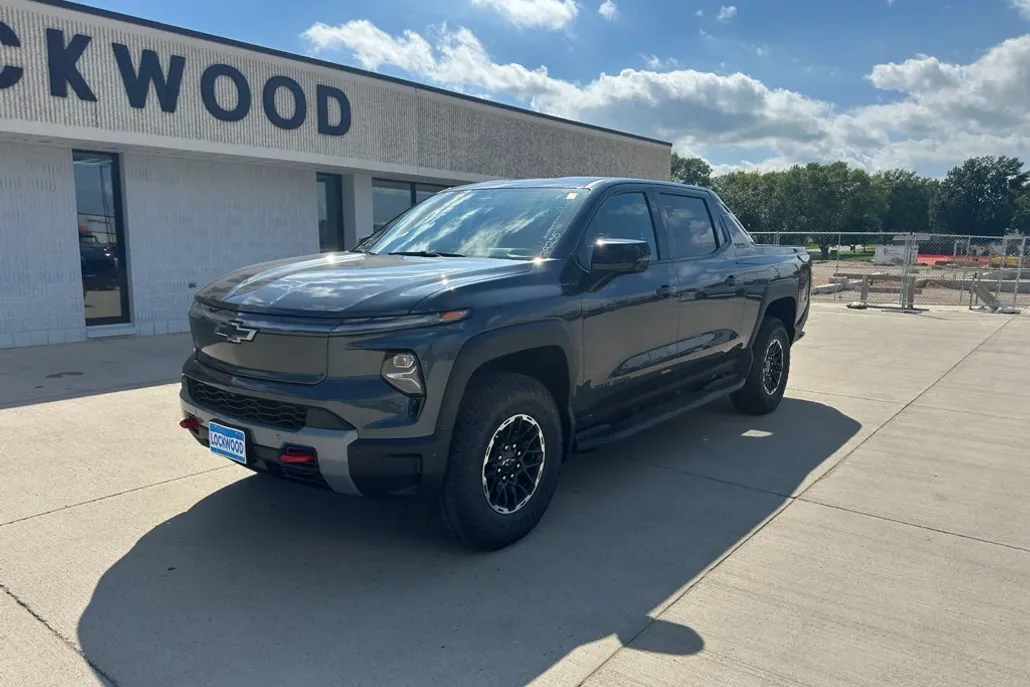 2026 Chevrolet Silverado EV photo 1