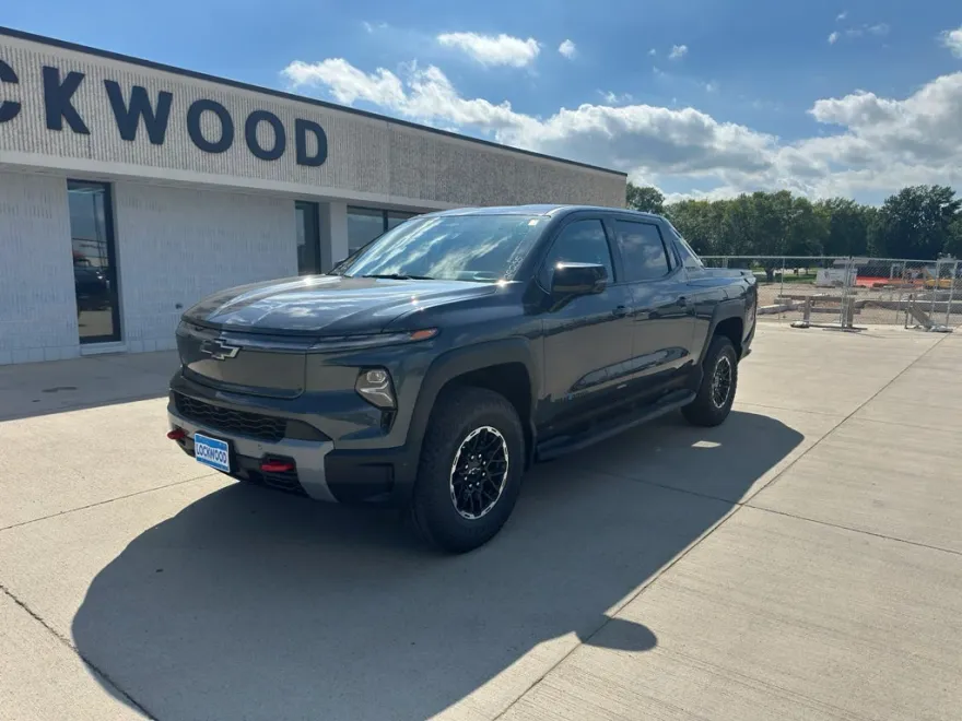 2026 Chevrolet Silverado EV photo 1