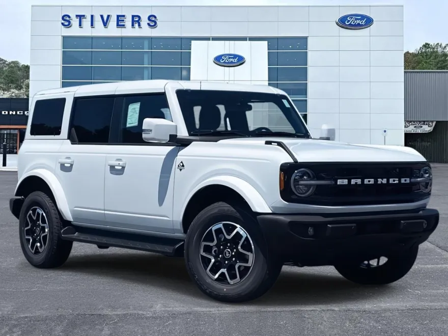 2025 Ford Bronco Outer Banks photo 1