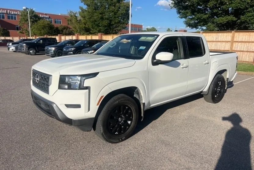 2022 Nissan Frontier SV photo 1