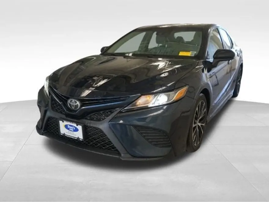 2018 Toyota Camry L photo 1