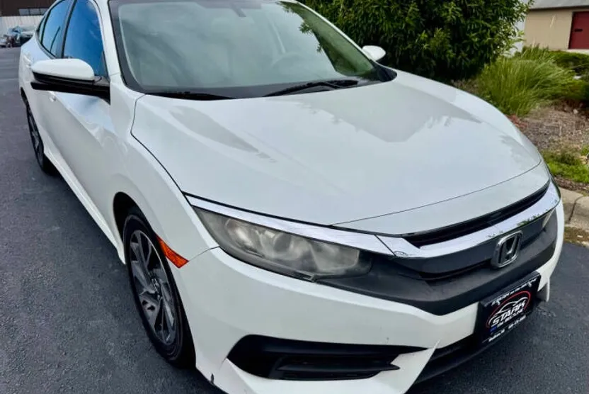 2017 Honda Civic EX photo 1
