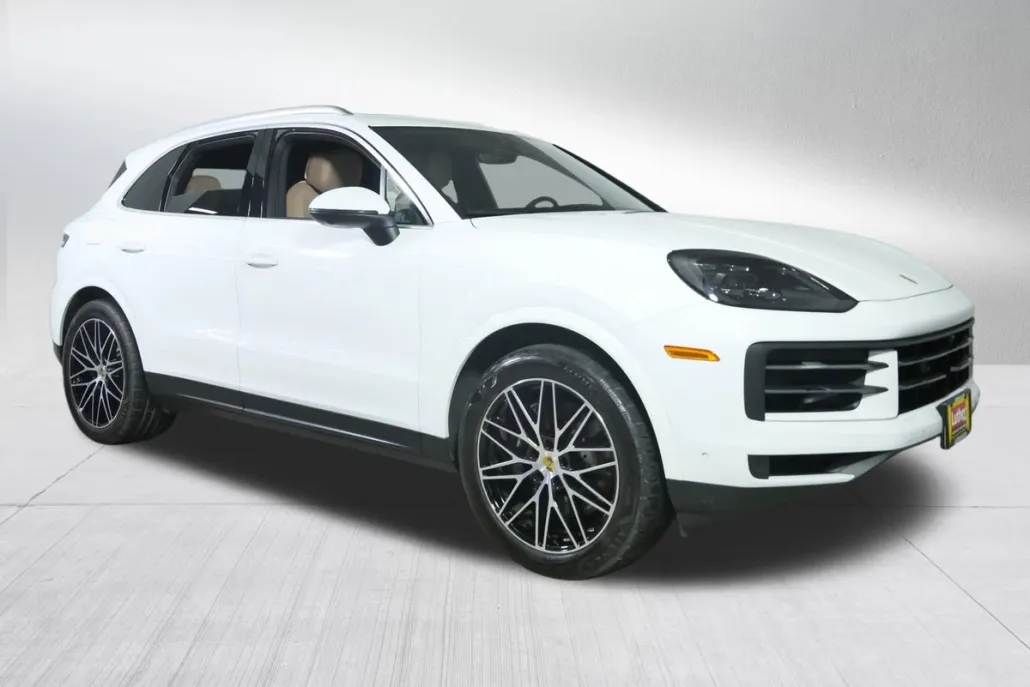 2024 Porsche Cayenne photo 1