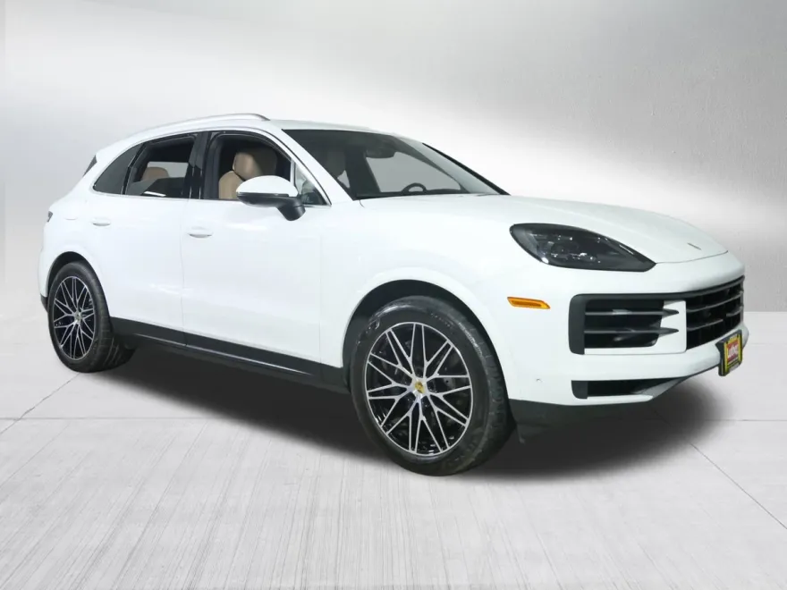 2024 Porsche Cayenne photo 1