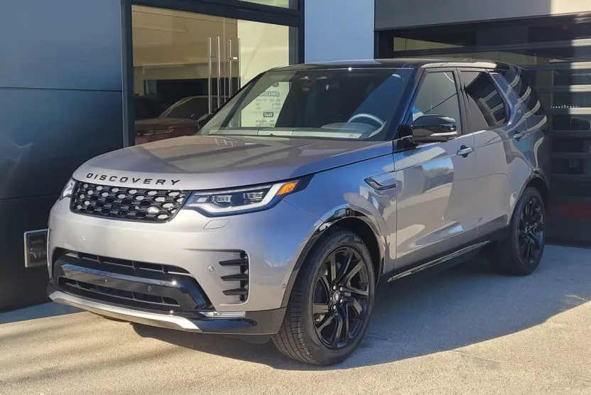 2025 Land Rover Discovery SE photo 1