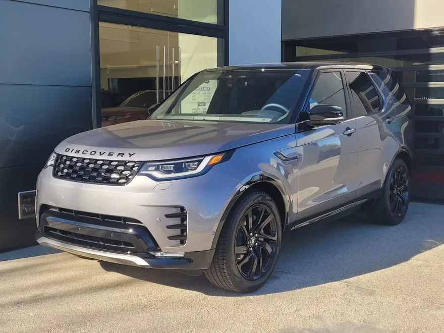 2025 Land Rover Discovery SE photo 1