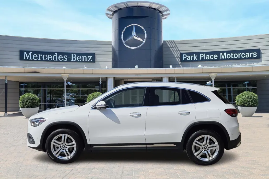 2022 Mercedes Benz GLA 250 photo 1