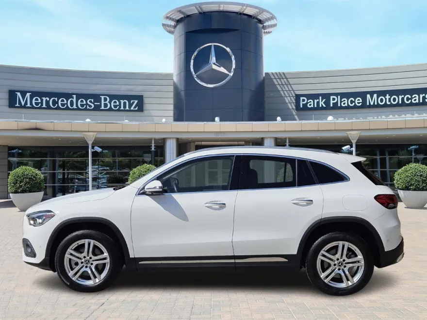 2022 Mercedes Benz GLA 250 photo 1