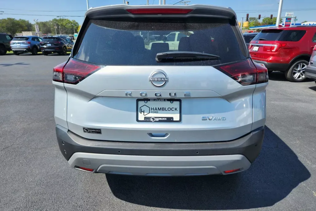 2023 Nissan Rogue SV photo 1