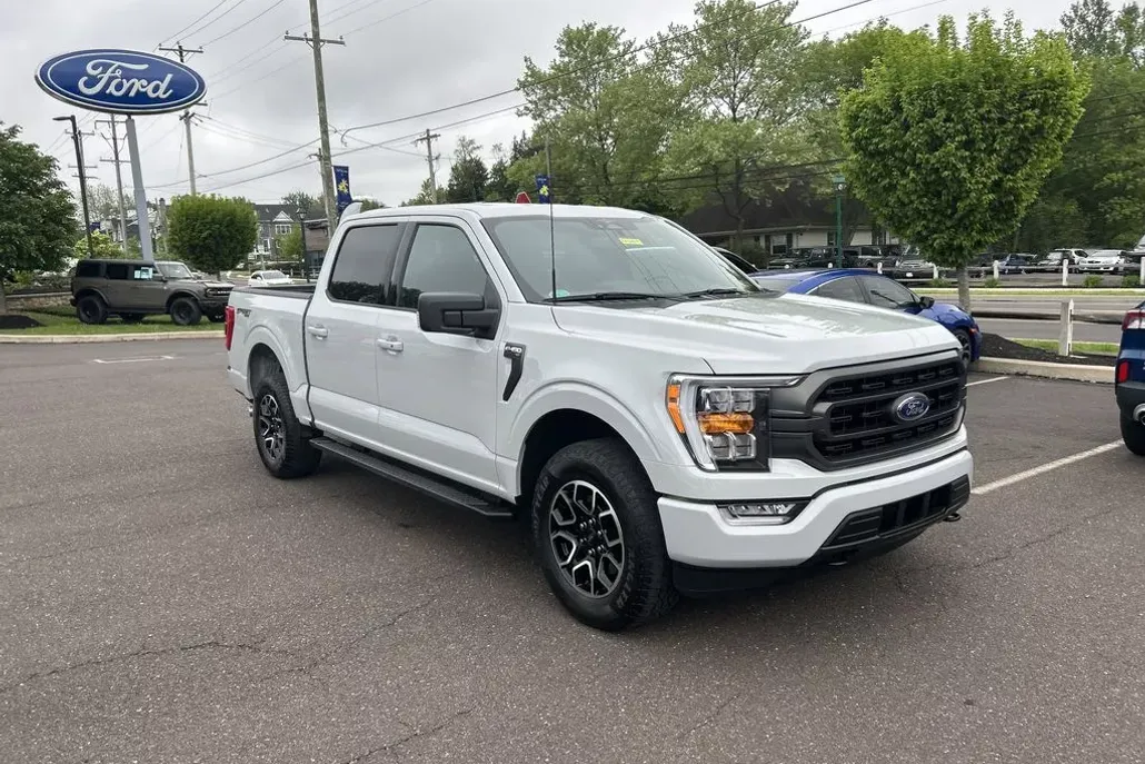2023 Ford F-150 XLT photo 1