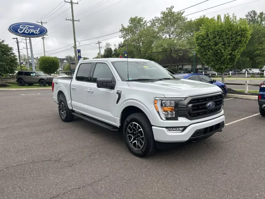 2023 Ford F-150 XLT photo 1