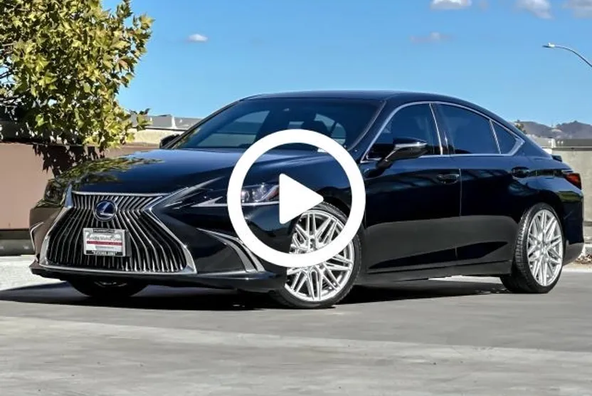 2021 Lexus ES 300h photo 1