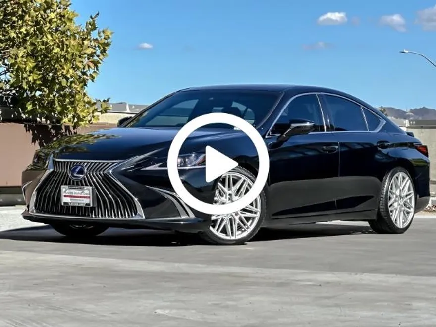 2021 Lexus ES 300h photo 1