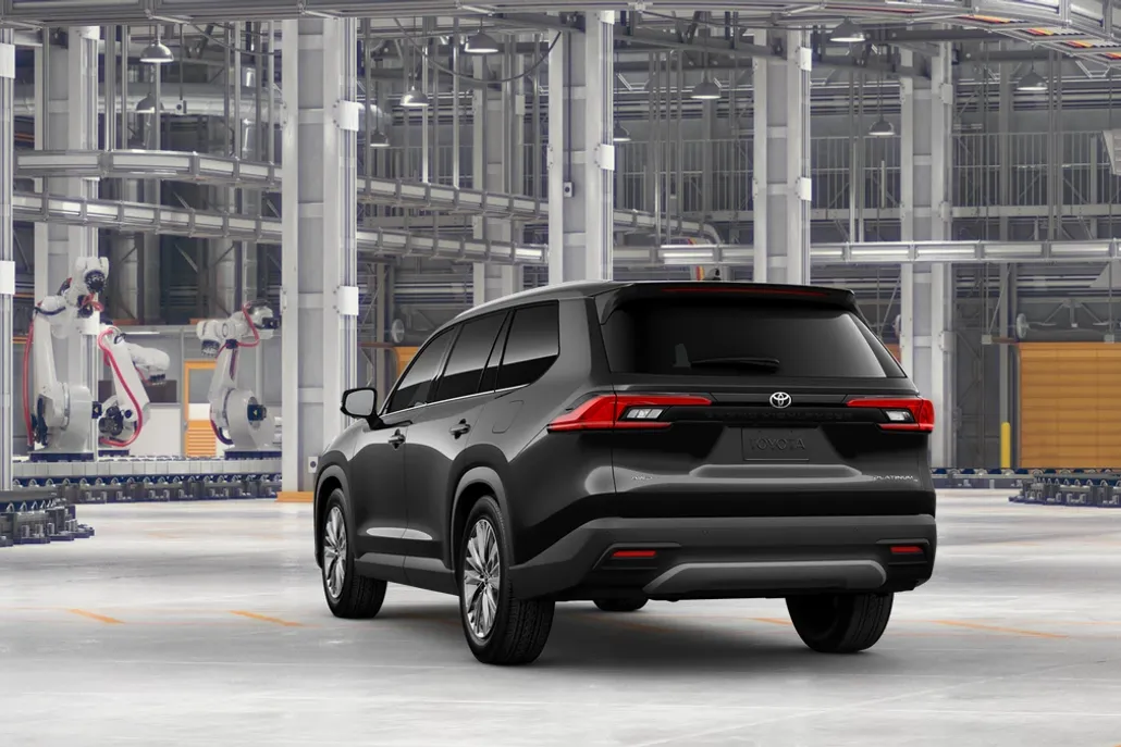 2025 Toyota Grand Highlander Platinum photo 1