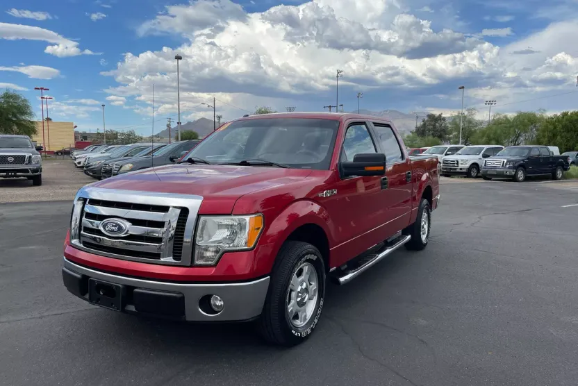 2010 Ford F-150 XLT photo 1