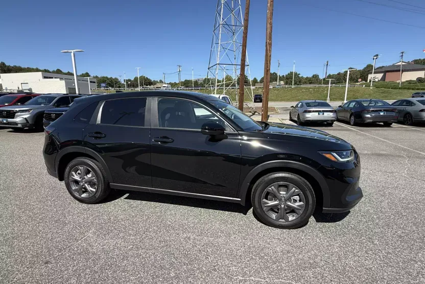2026 Honda HR-V LX photo 1