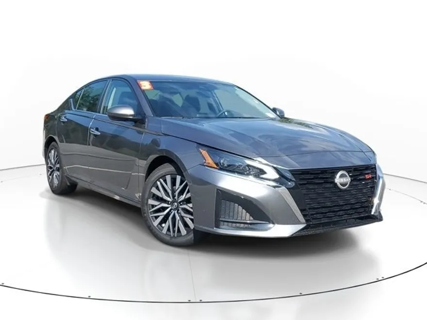 2023 Nissan Altima 2.5 SV photo 1