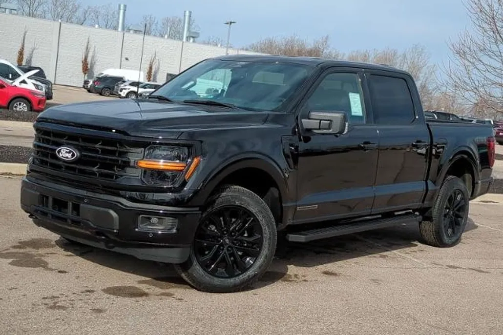 2025 Ford F-150 XLT photo 1